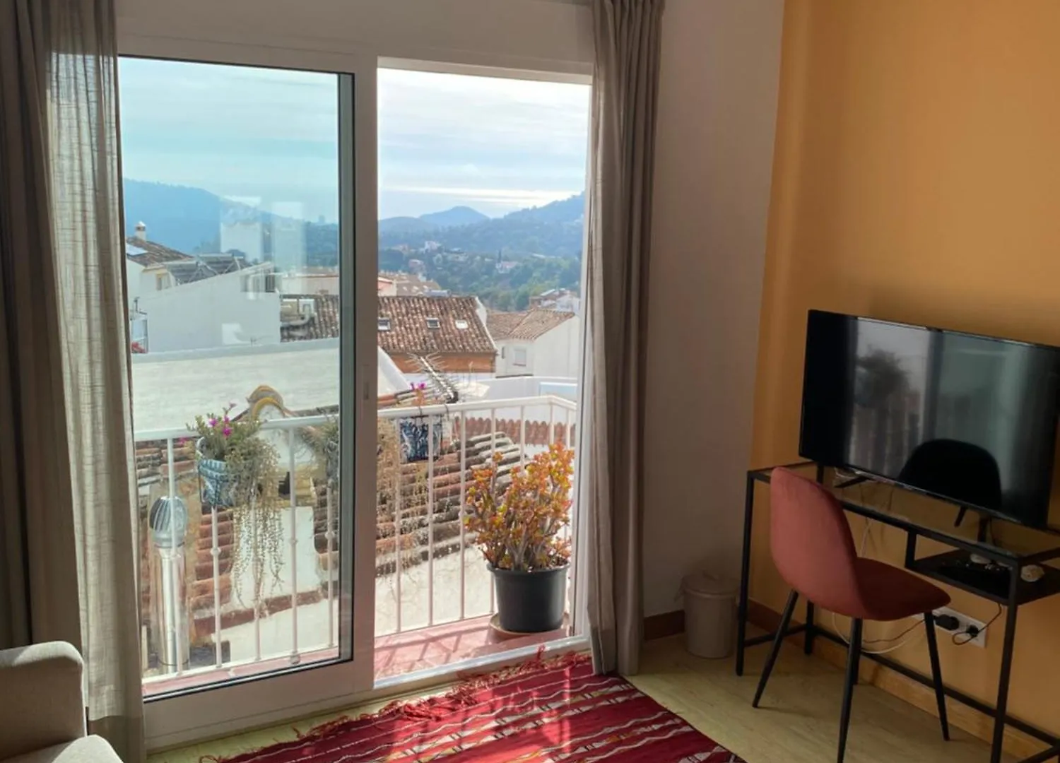 오옌 La Casa Alhambra 아파트 0*,