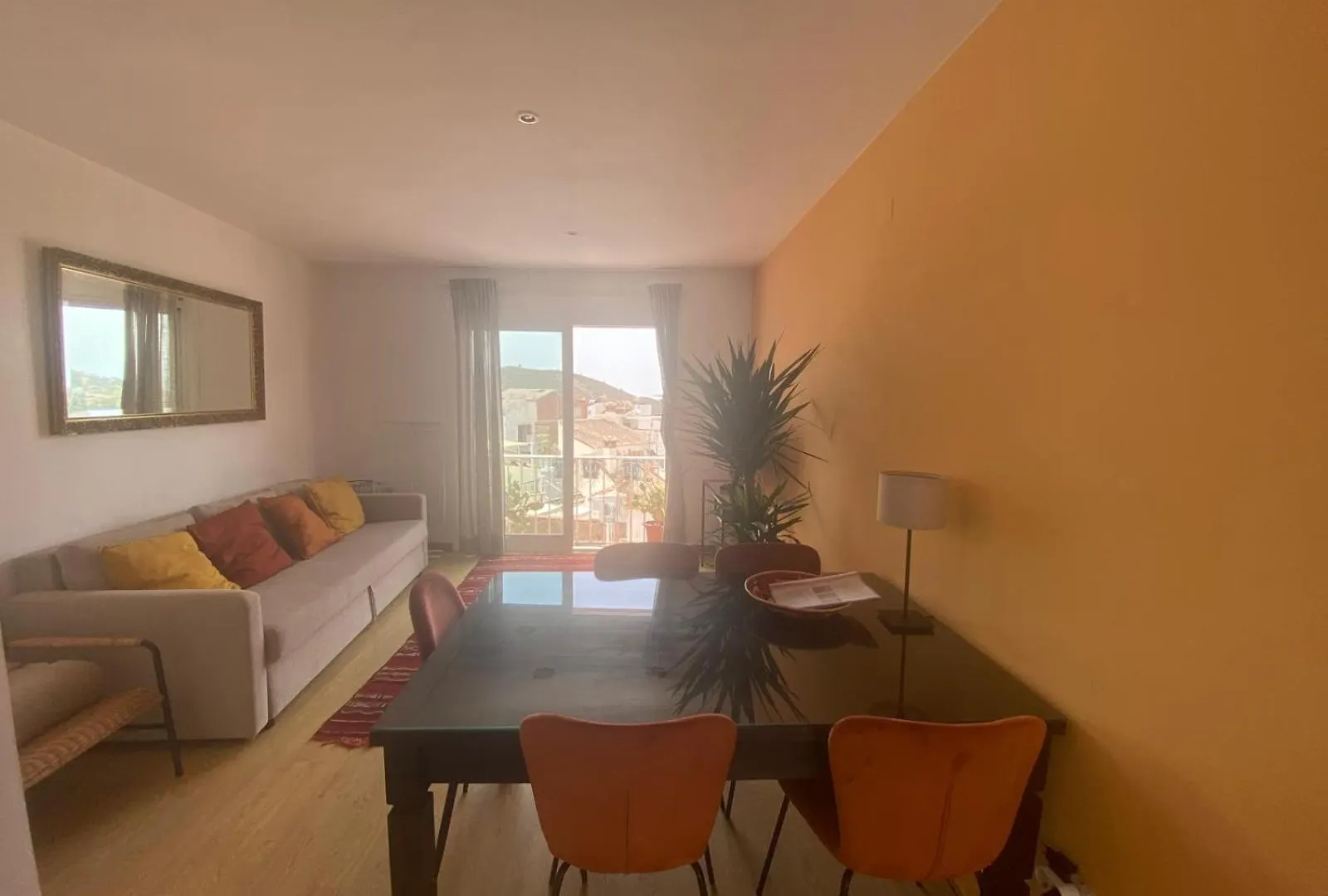 오옌 La Casa Alhambra 아파트